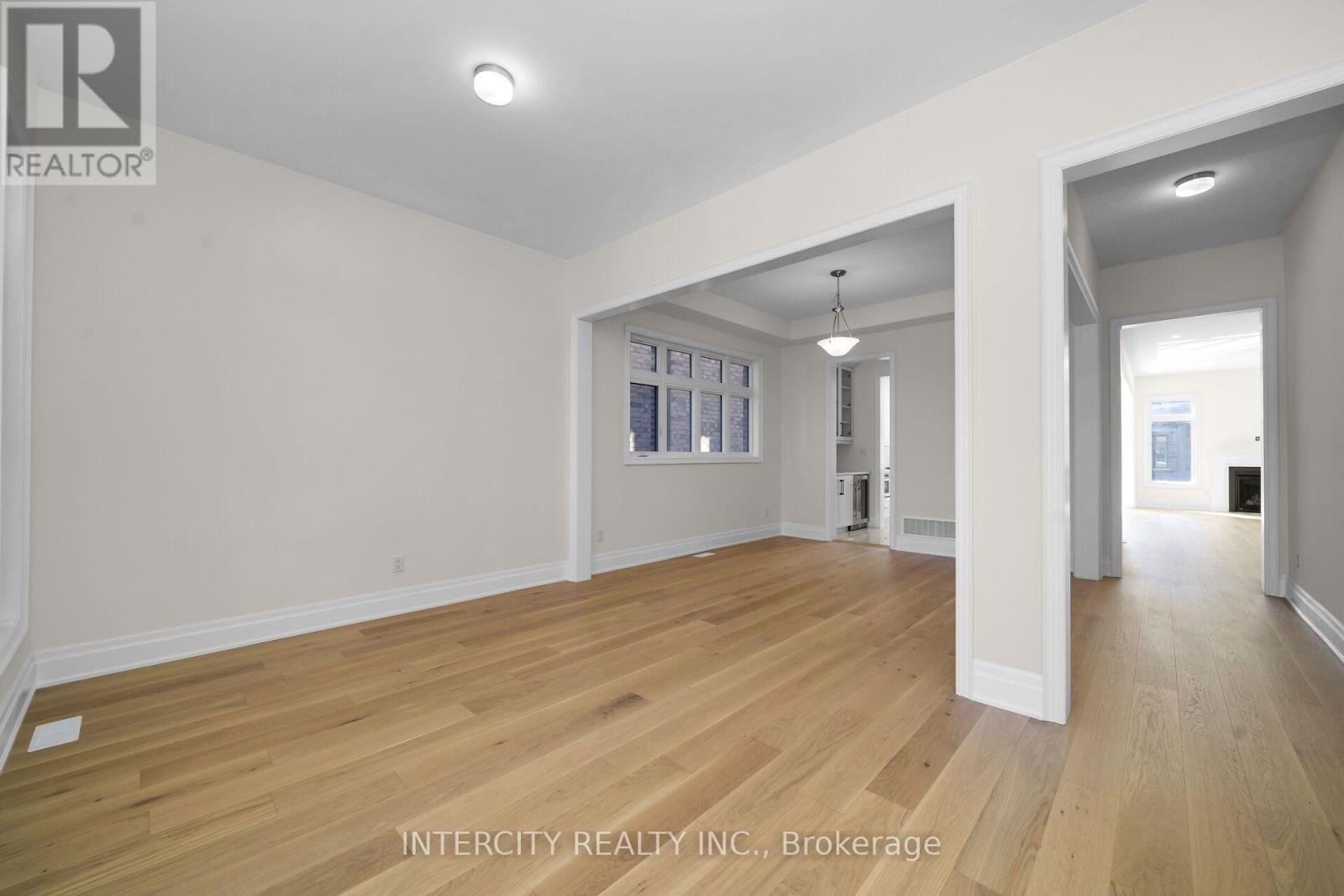 33 GIANVITO CRESCENT - 5
