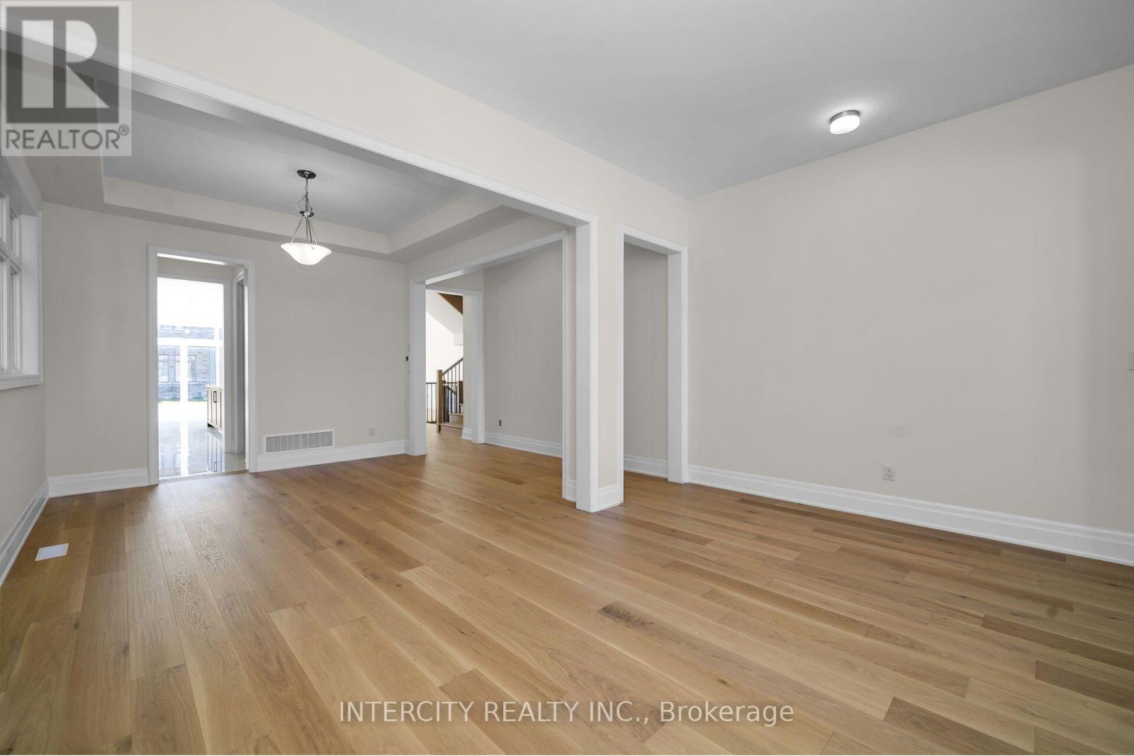 33 GIANVITO CRESCENT - 6