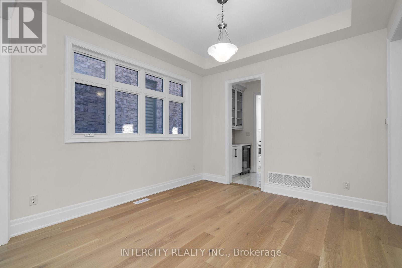 33 GIANVITO CRESCENT - 7