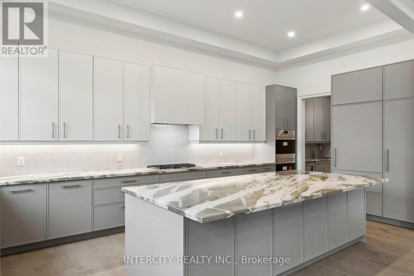 17 GARRIOCK HALL AVENUE - 14