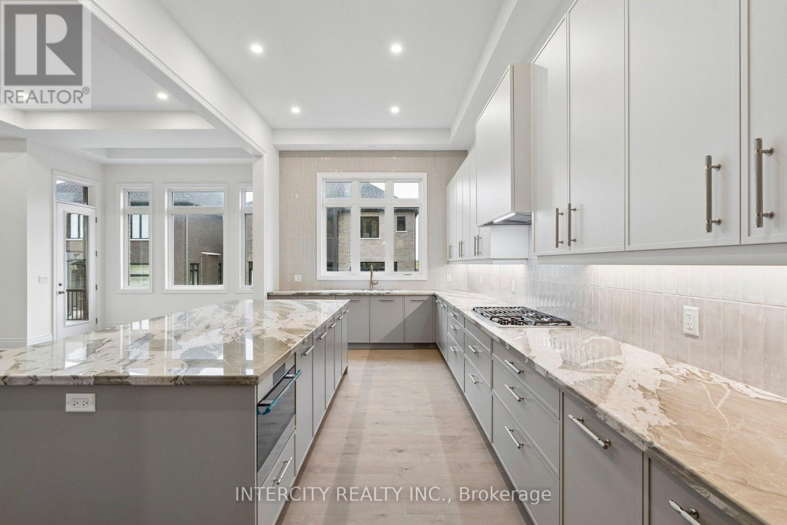 17 GARRIOCK HALL AVENUE - 16