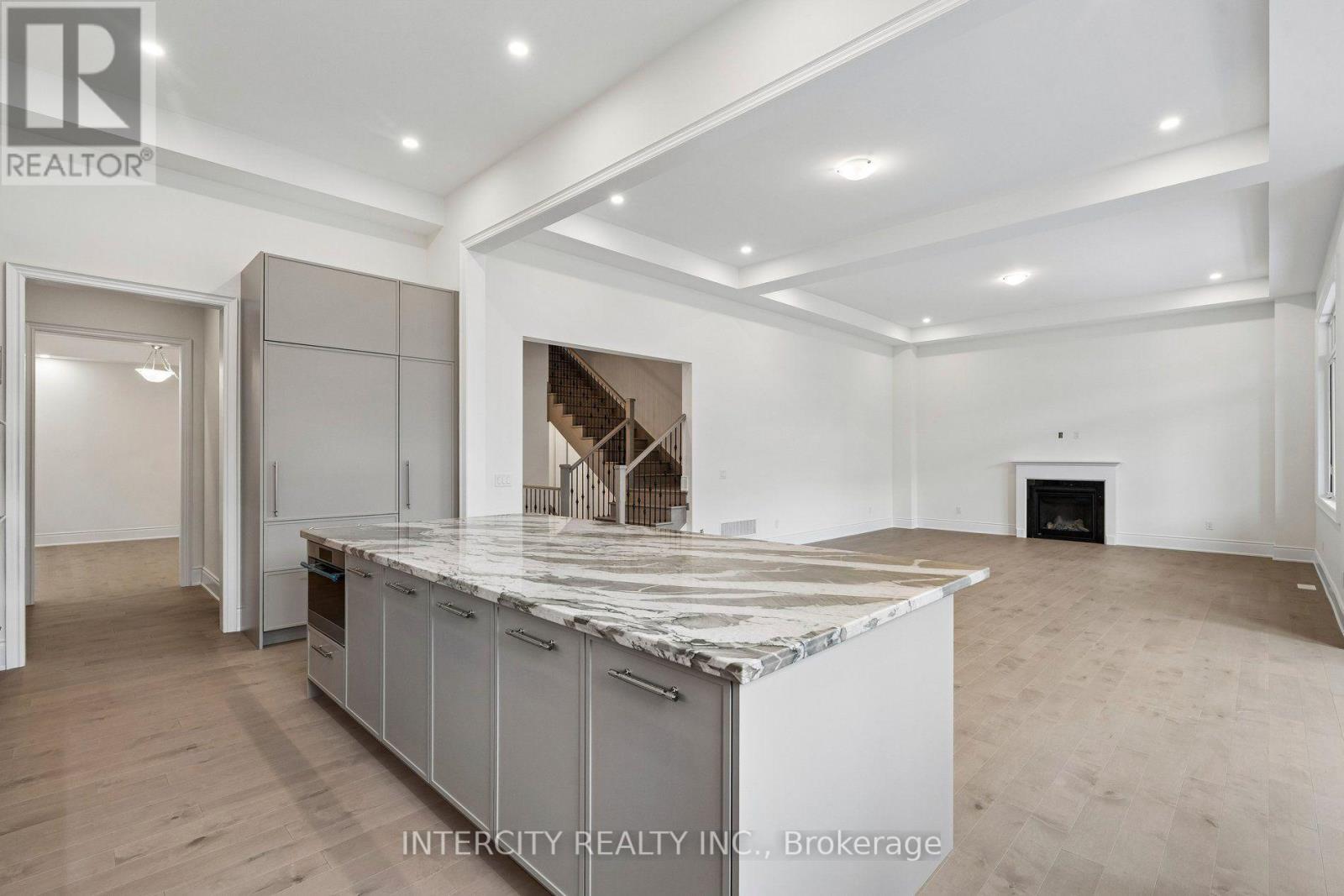17 GARRIOCK HALL AVENUE - 19