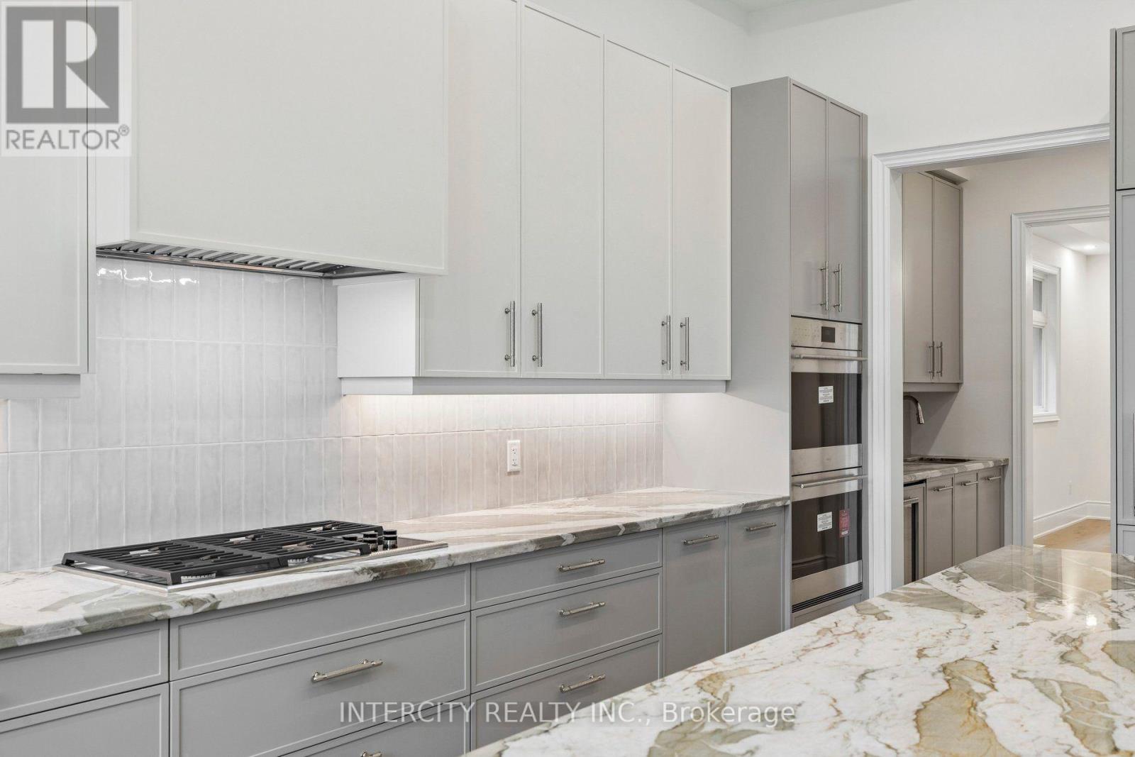 17 GARRIOCK HALL AVENUE - 20