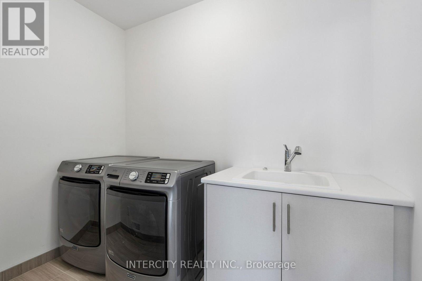 17 GARRIOCK HALL AVENUE - 23