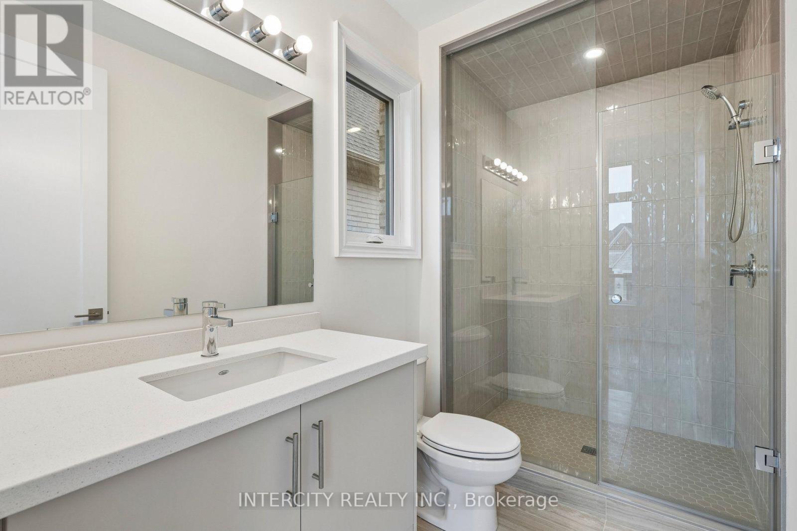 17 GARRIOCK HALL AVENUE - 26
