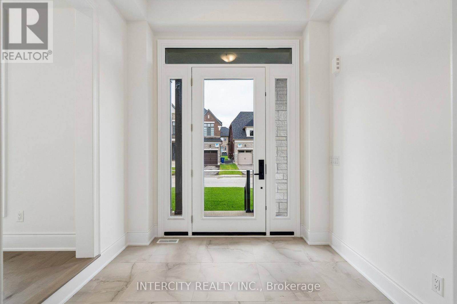 17 GARRIOCK HALL AVENUE - 3