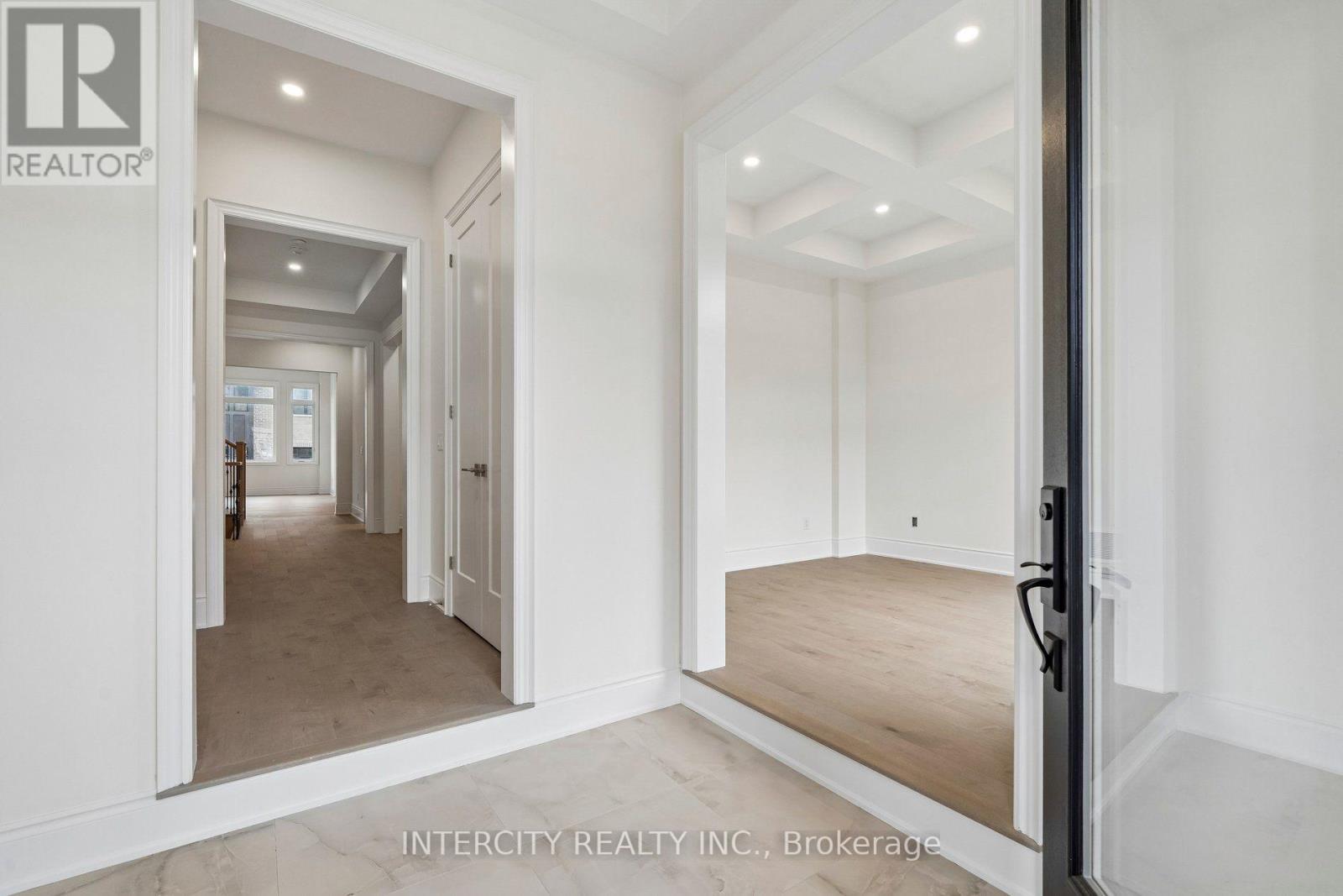 17 GARRIOCK HALL AVENUE - 4