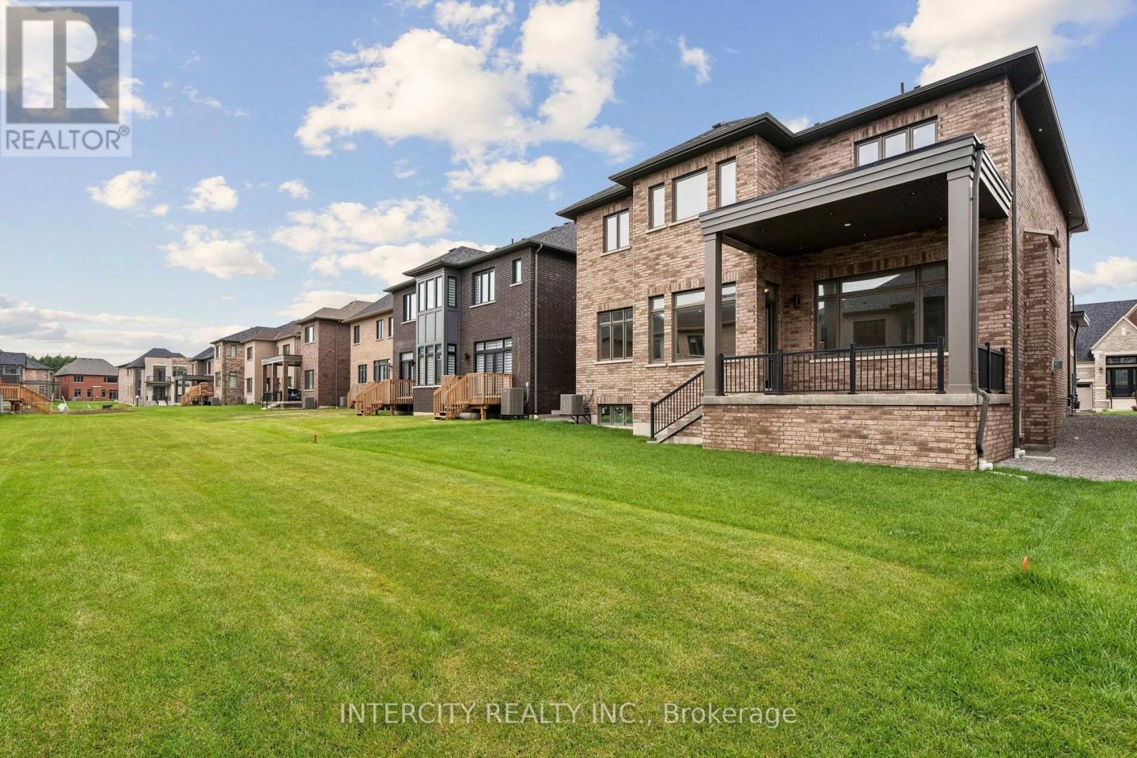 17 GARRIOCK HALL AVENUE - 42