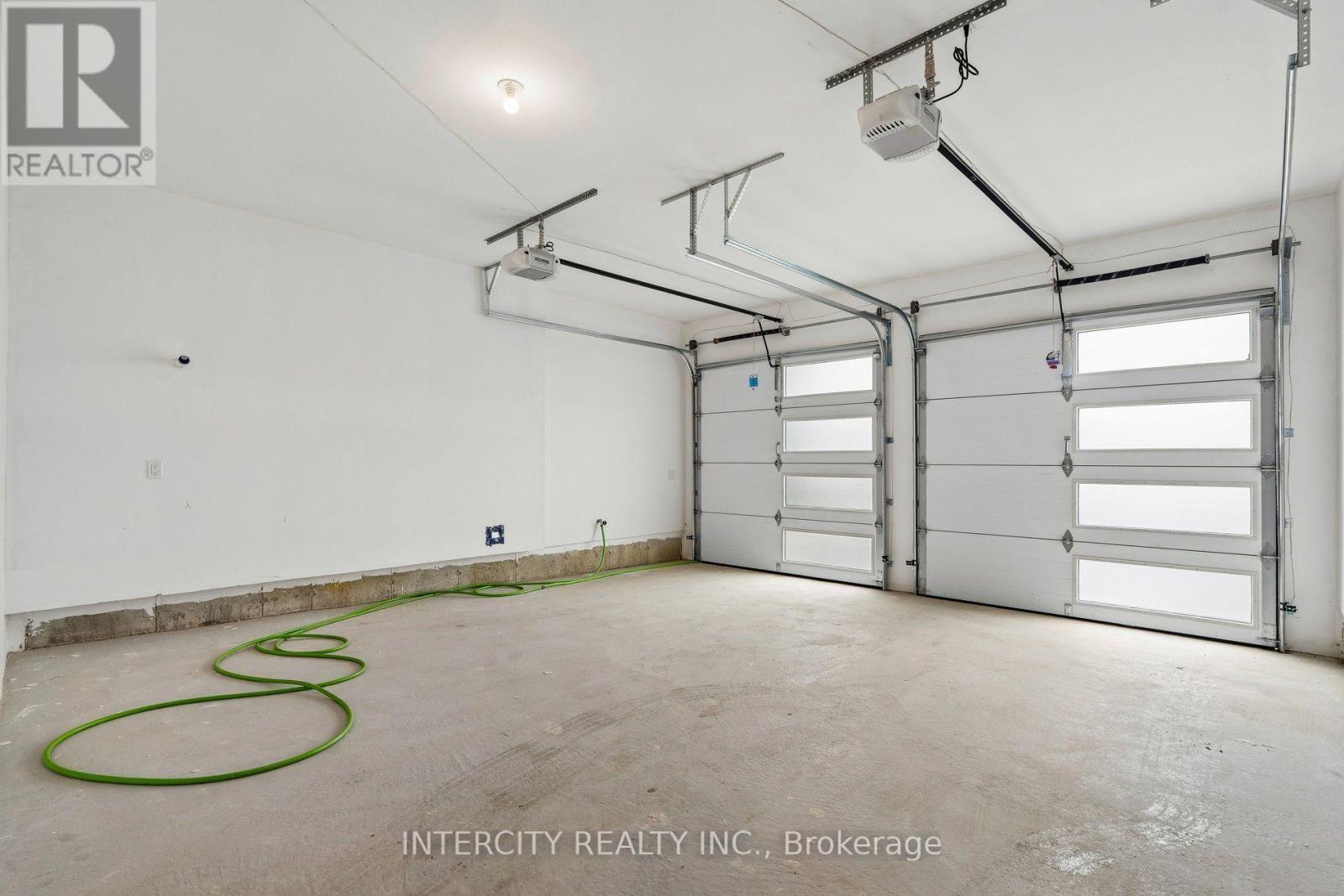 17 GARRIOCK HALL AVENUE - 46