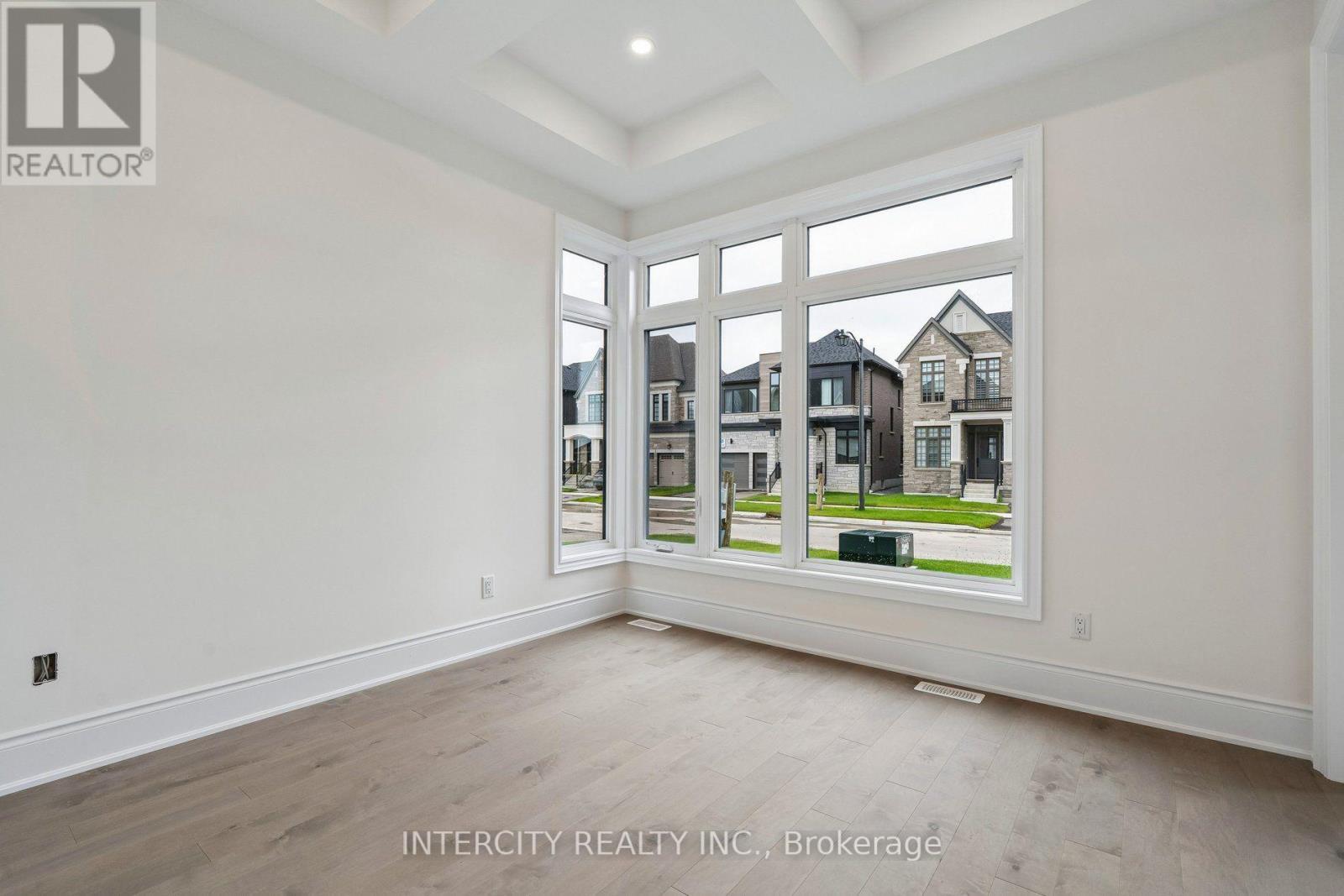 17 GARRIOCK HALL AVENUE - 5