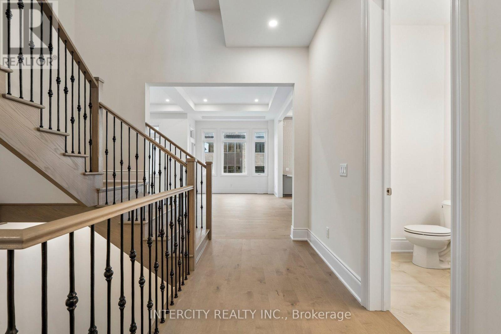 17 GARRIOCK HALL AVENUE - 9