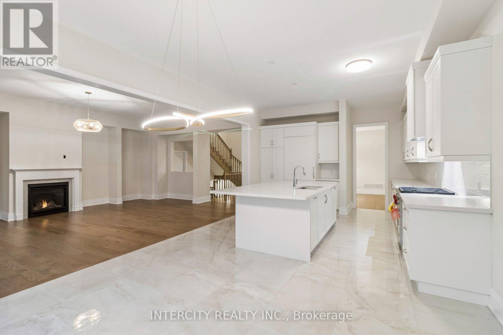 15 GARRIOCK HALL AVENUE - 14