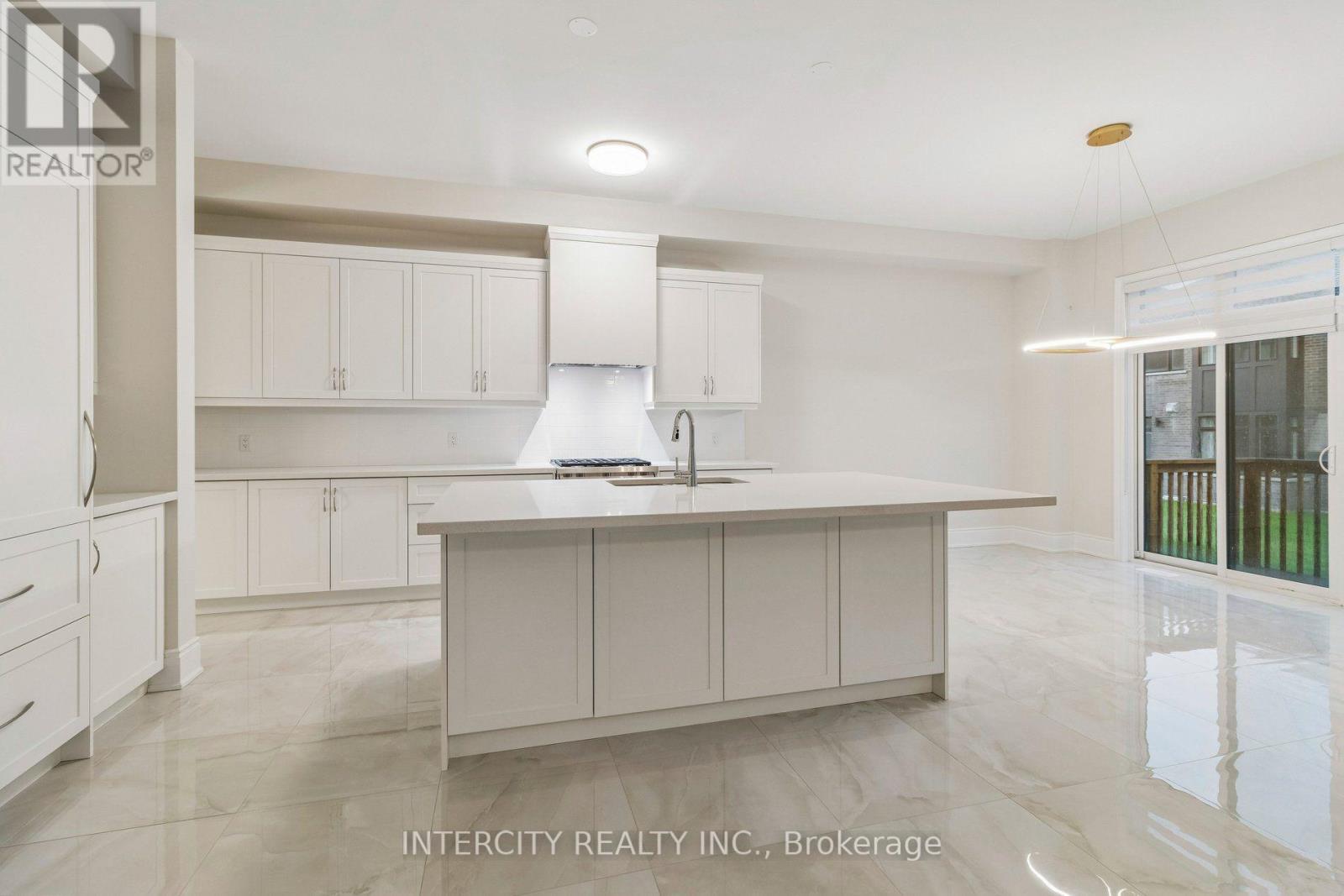 15 GARRIOCK HALL AVENUE - 16
