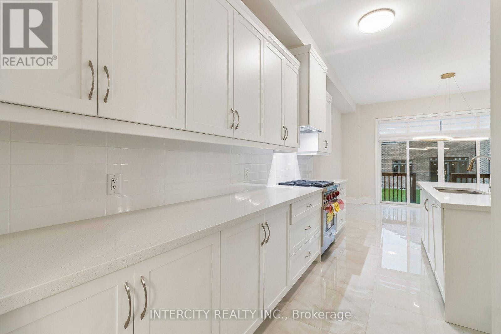 15 GARRIOCK HALL AVENUE - 17
