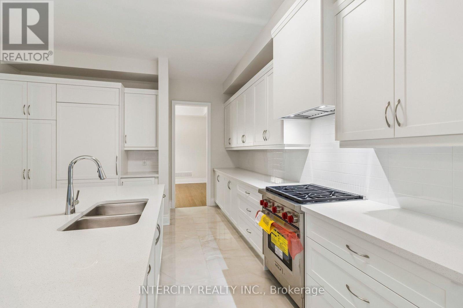15 GARRIOCK HALL AVENUE - 20