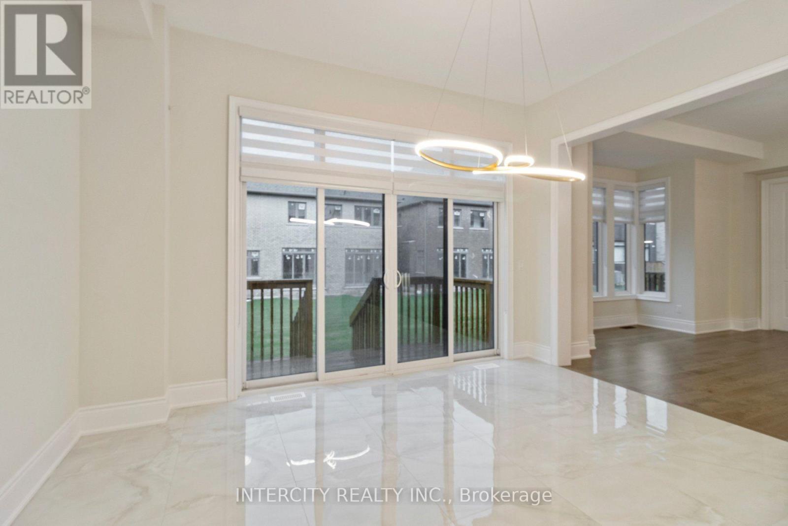 15 GARRIOCK HALL AVENUE - 23