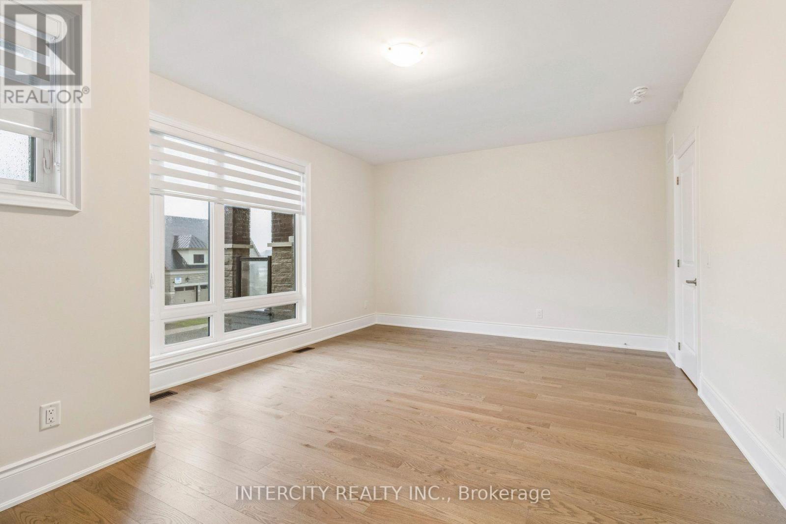 15 GARRIOCK HALL AVENUE - 30