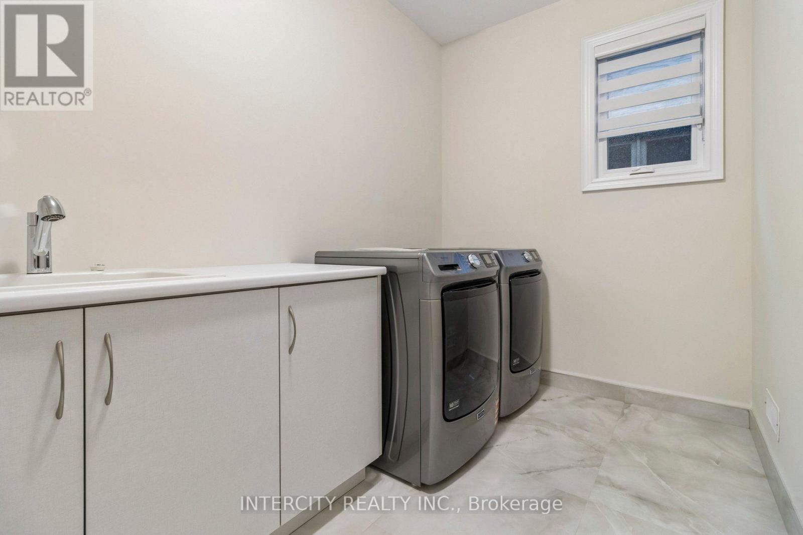 15 GARRIOCK HALL AVENUE - 34