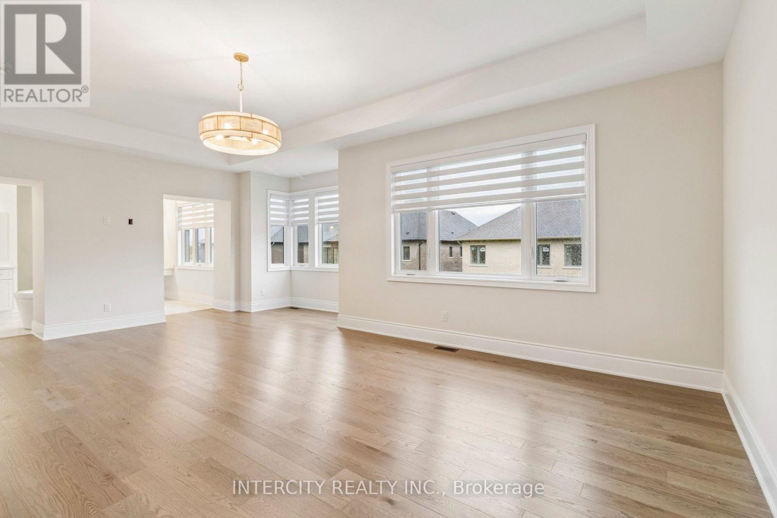 15 GARRIOCK HALL AVENUE - 39