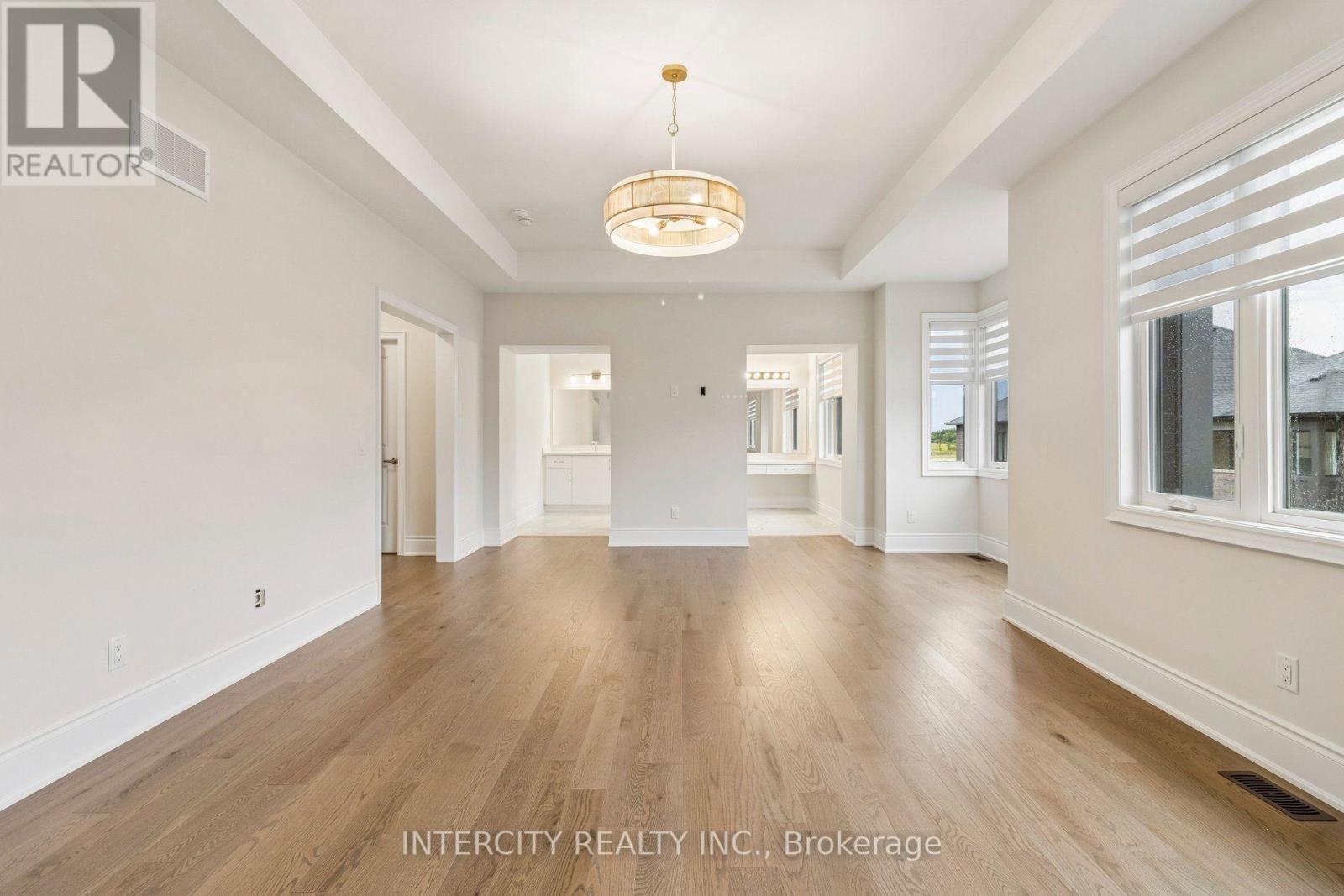 15 GARRIOCK HALL AVENUE - 40