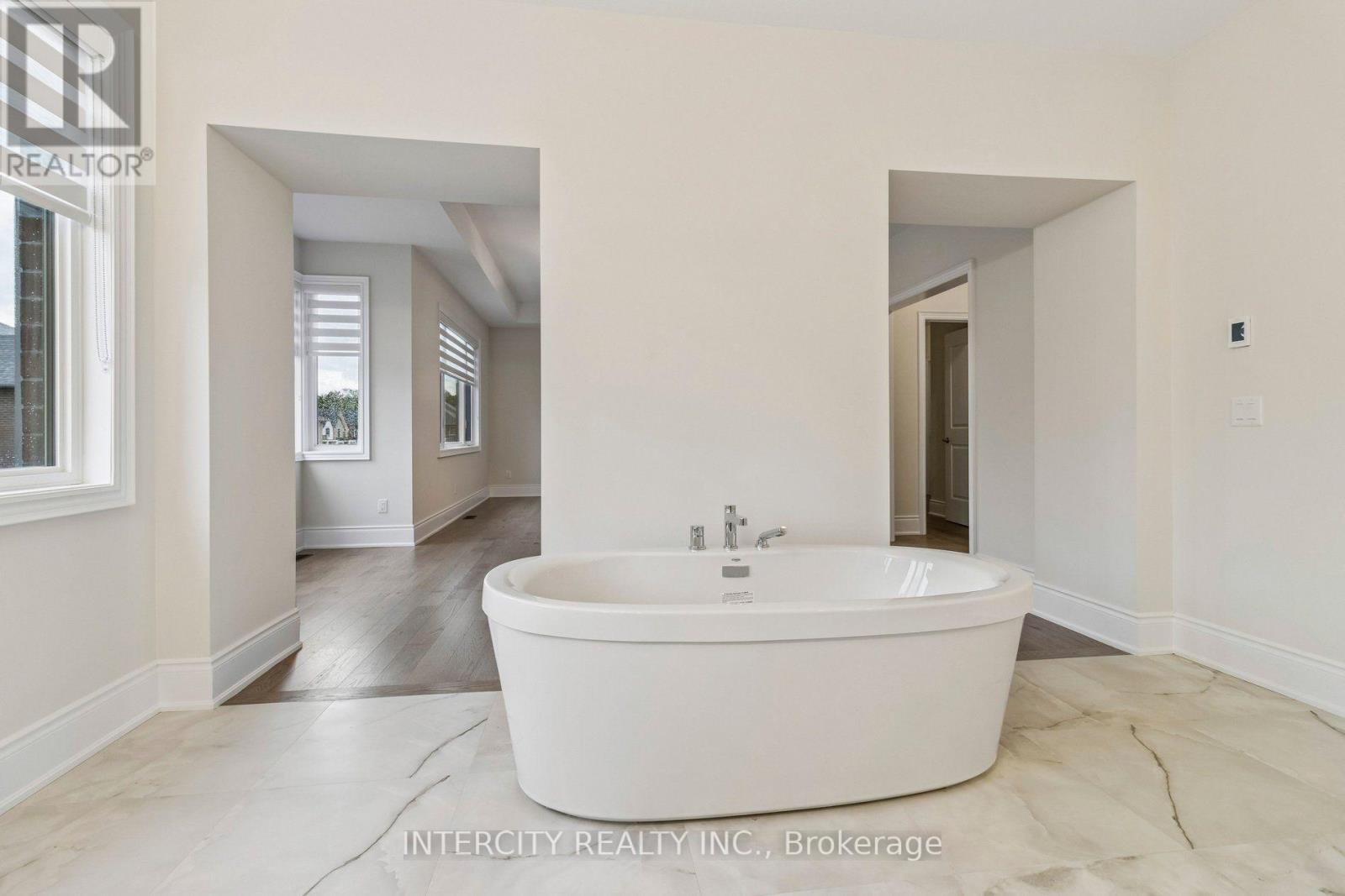 15 GARRIOCK HALL AVENUE - 42