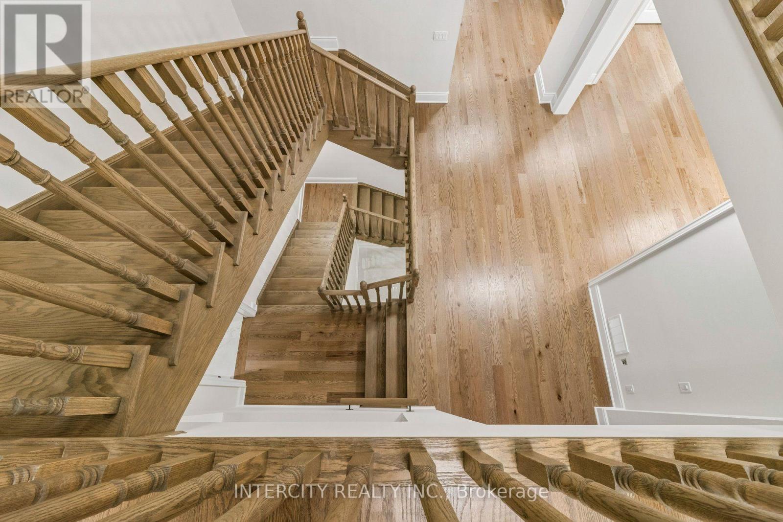 15 GARRIOCK HALL AVENUE - 44