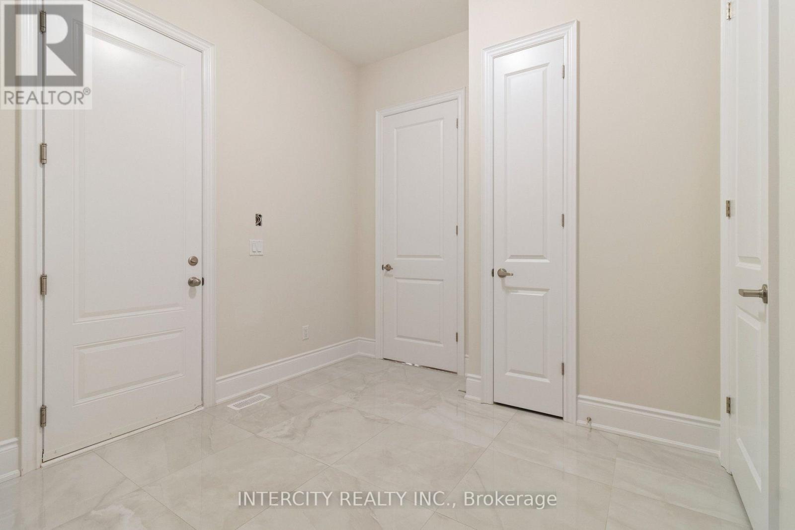 15 GARRIOCK HALL AVENUE - 45