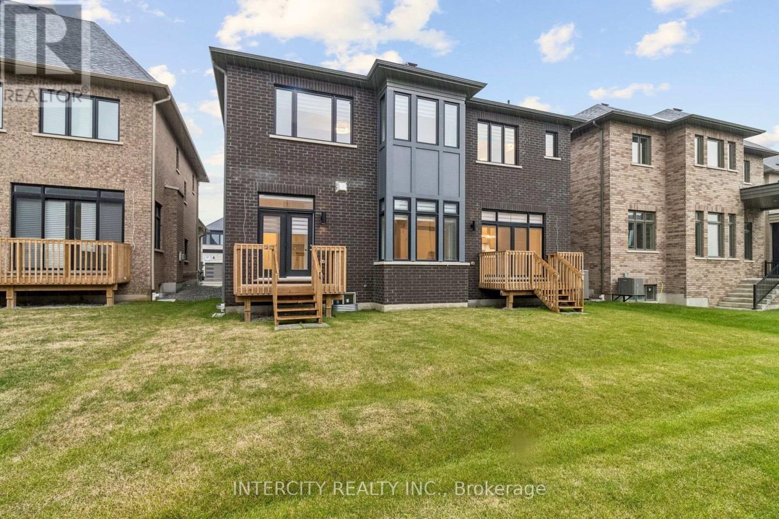 15 GARRIOCK HALL AVENUE - 50