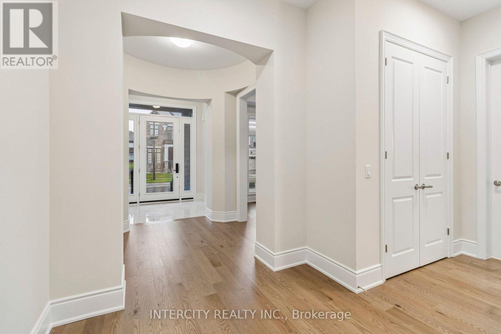 15 GARRIOCK HALL AVENUE - 6