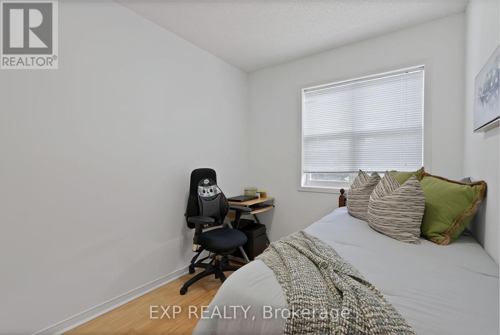 11 MAPLE PARK WAY - 37