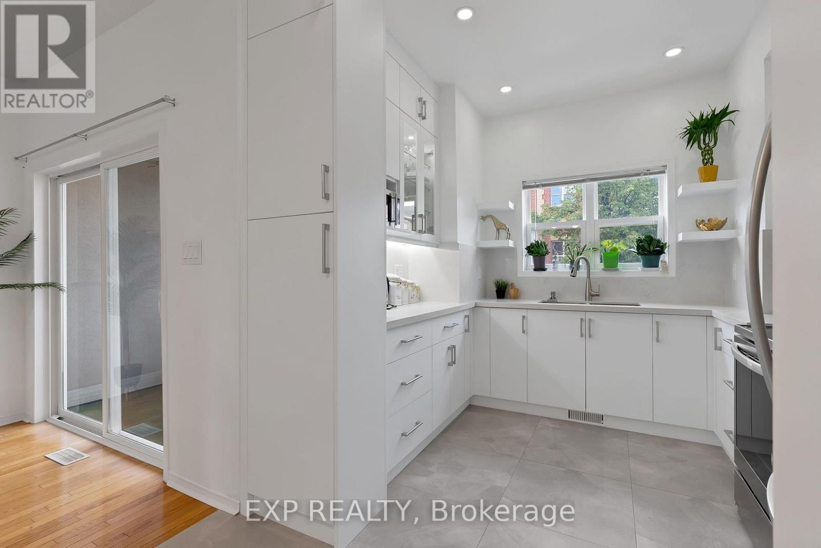 11 MAPLE PARK WAY - 4