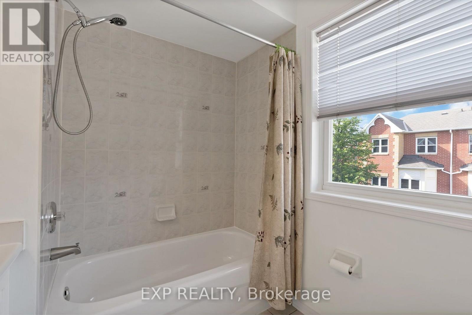 11 MAPLE PARK WAY - 40