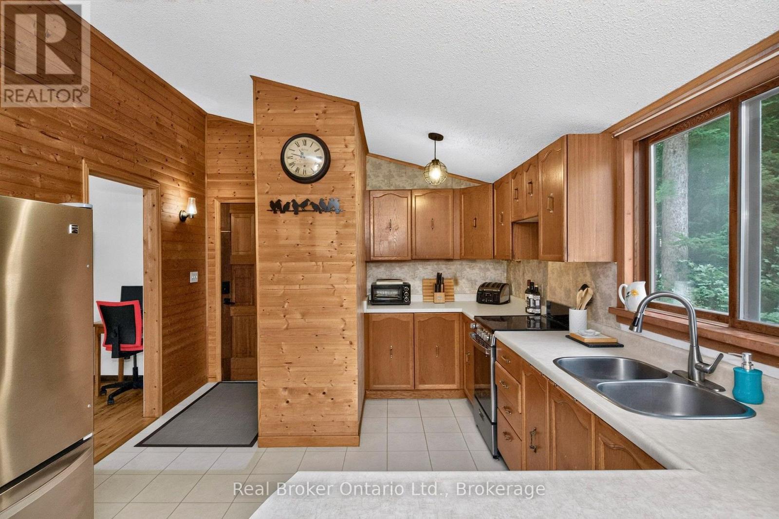 24 FERNANNE DRIVE - Image 13