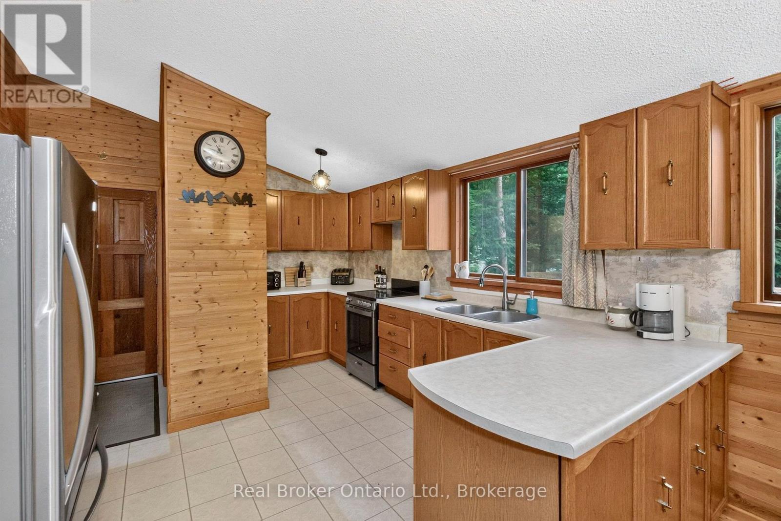 24 FERNANNE DRIVE - Image 14