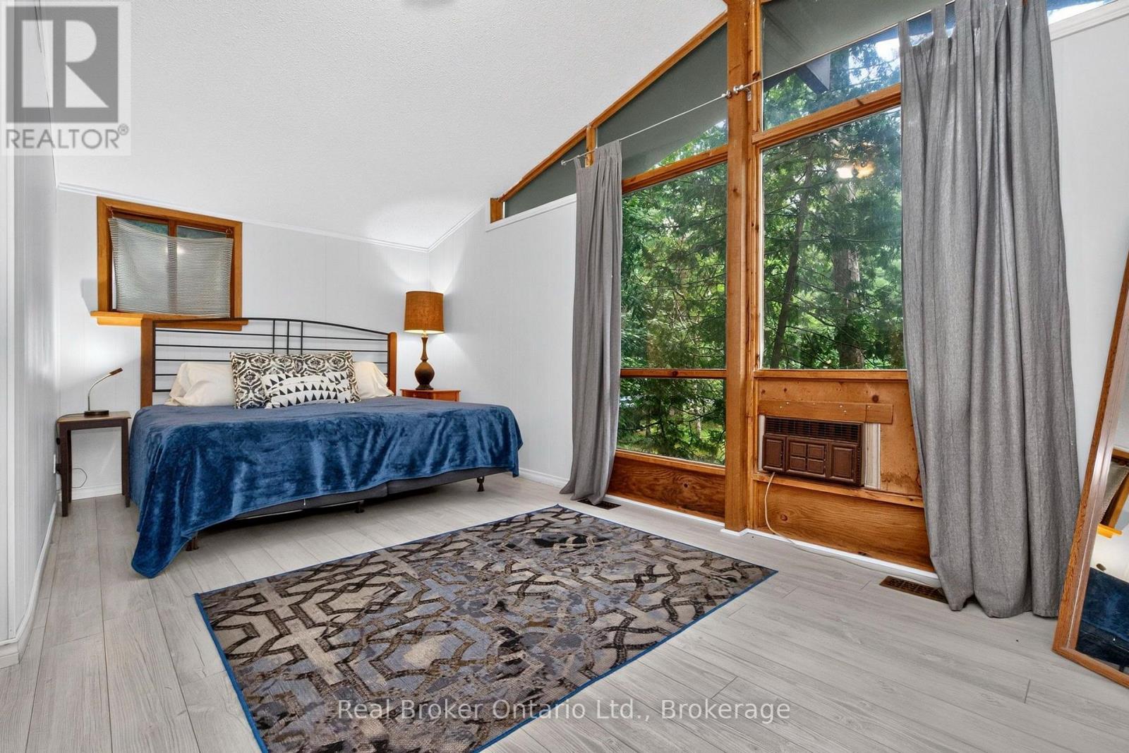 24 FERNANNE DRIVE - 20