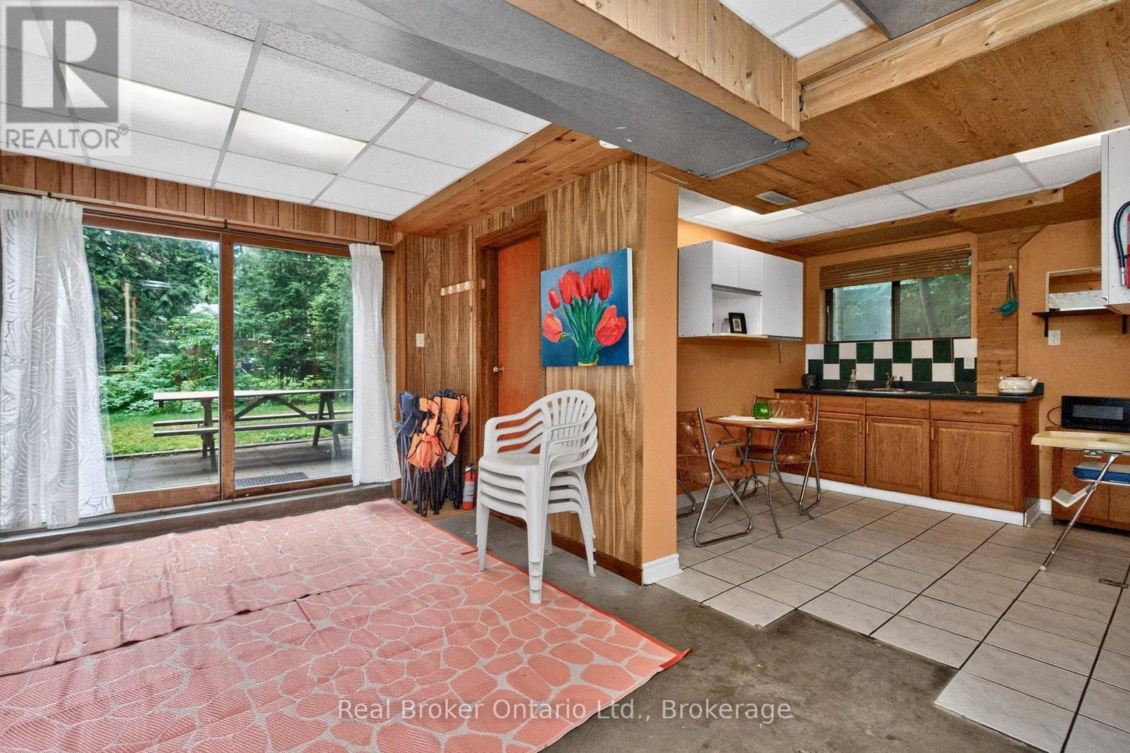 24 FERNANNE DRIVE - 37