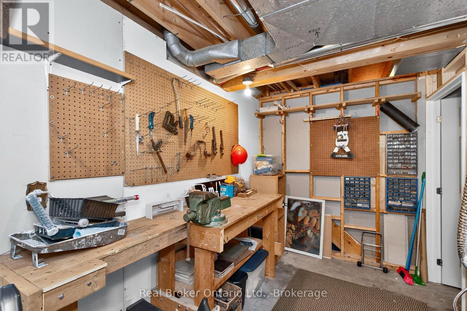 24 FERNANNE DRIVE - 38