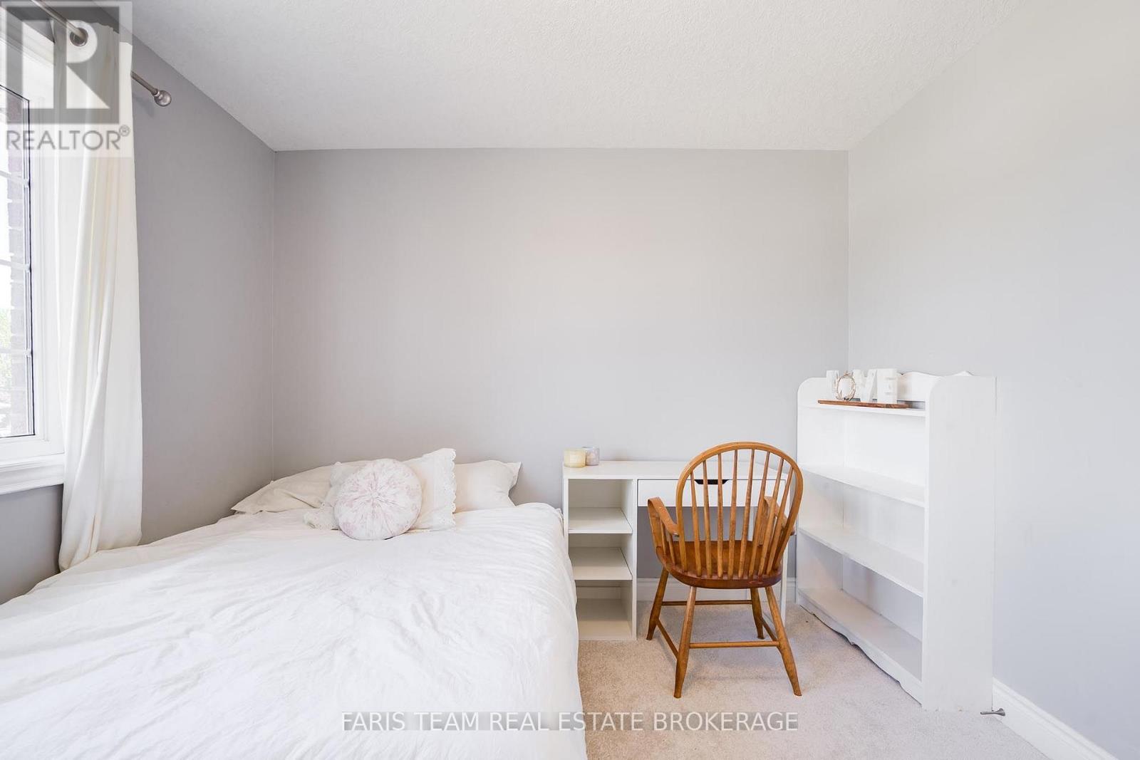 33 AUBURN COURT - 28
