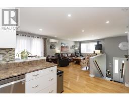 Dining room - 18372 Highway 2, Fenwick, NS B0L1C0 Photo 10