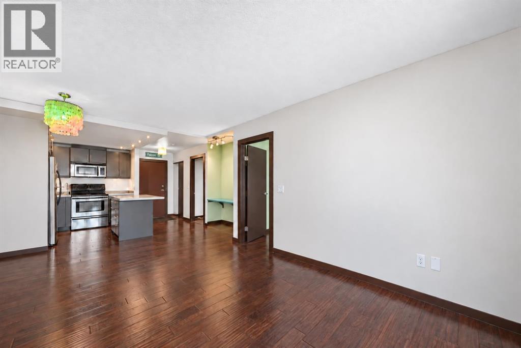 304, 1301 17 Avenue NW, Calgary — photo 4