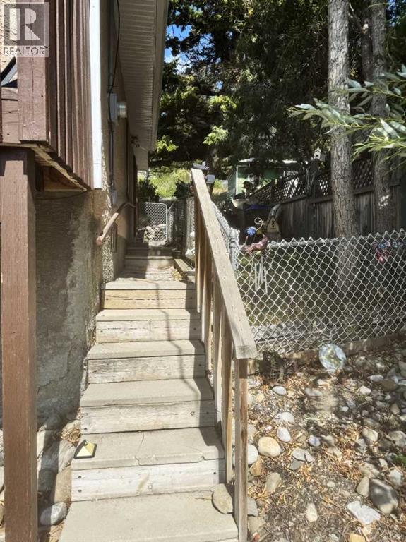 6505 22 Avenue, Coleman — photo 2