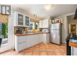 11 Duval Drive, Toronto, ON M6L2J9 Photo 10