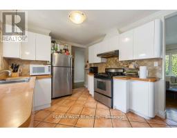 11 Duval Drive, Toronto, ON M6L2J9 Photo 12