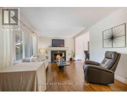 11 Duval Drive, Toronto, ON M6L2J9 Photo 7