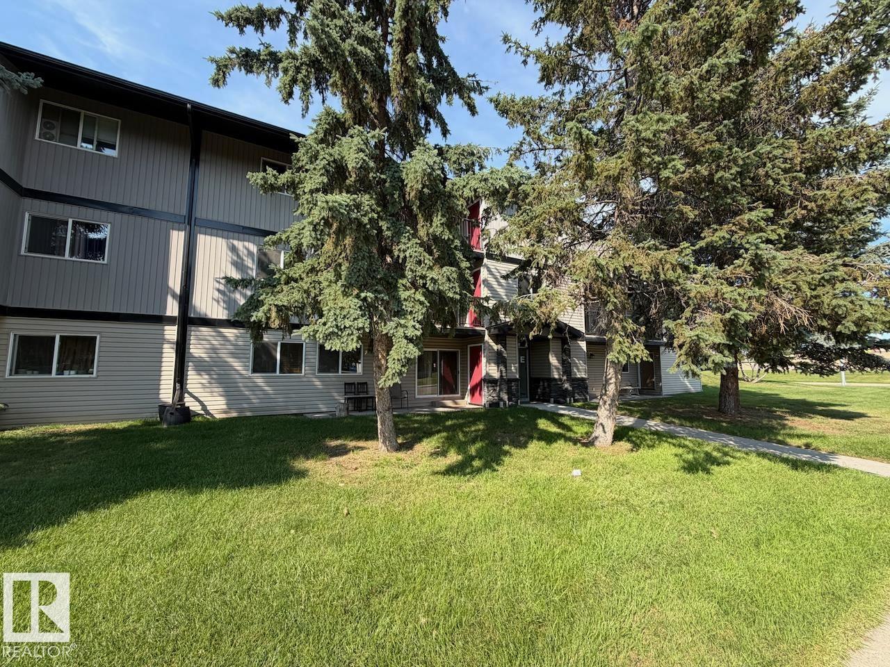 #2 11608 28 AV NW - 15