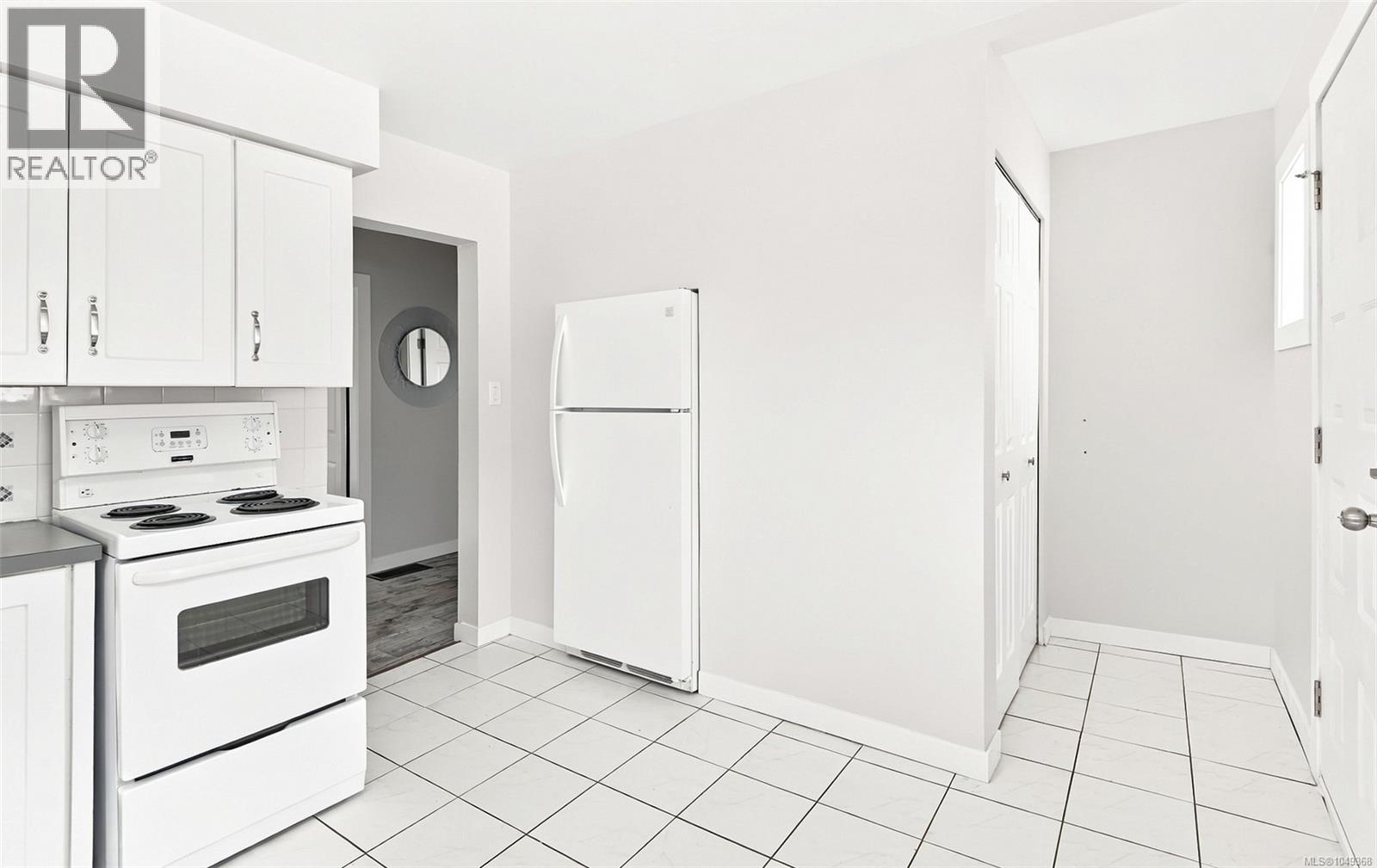 3930 Cedar St - Image 8