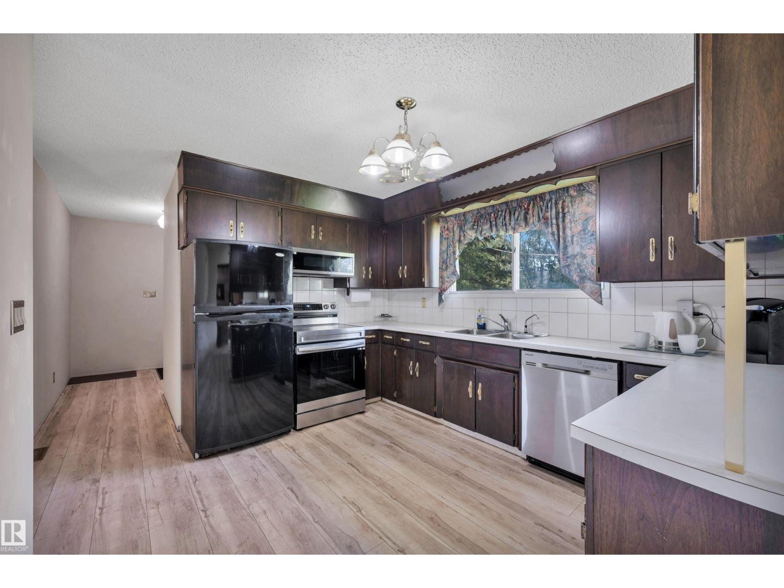 #109 52312 RGE ROAD 223 - 17