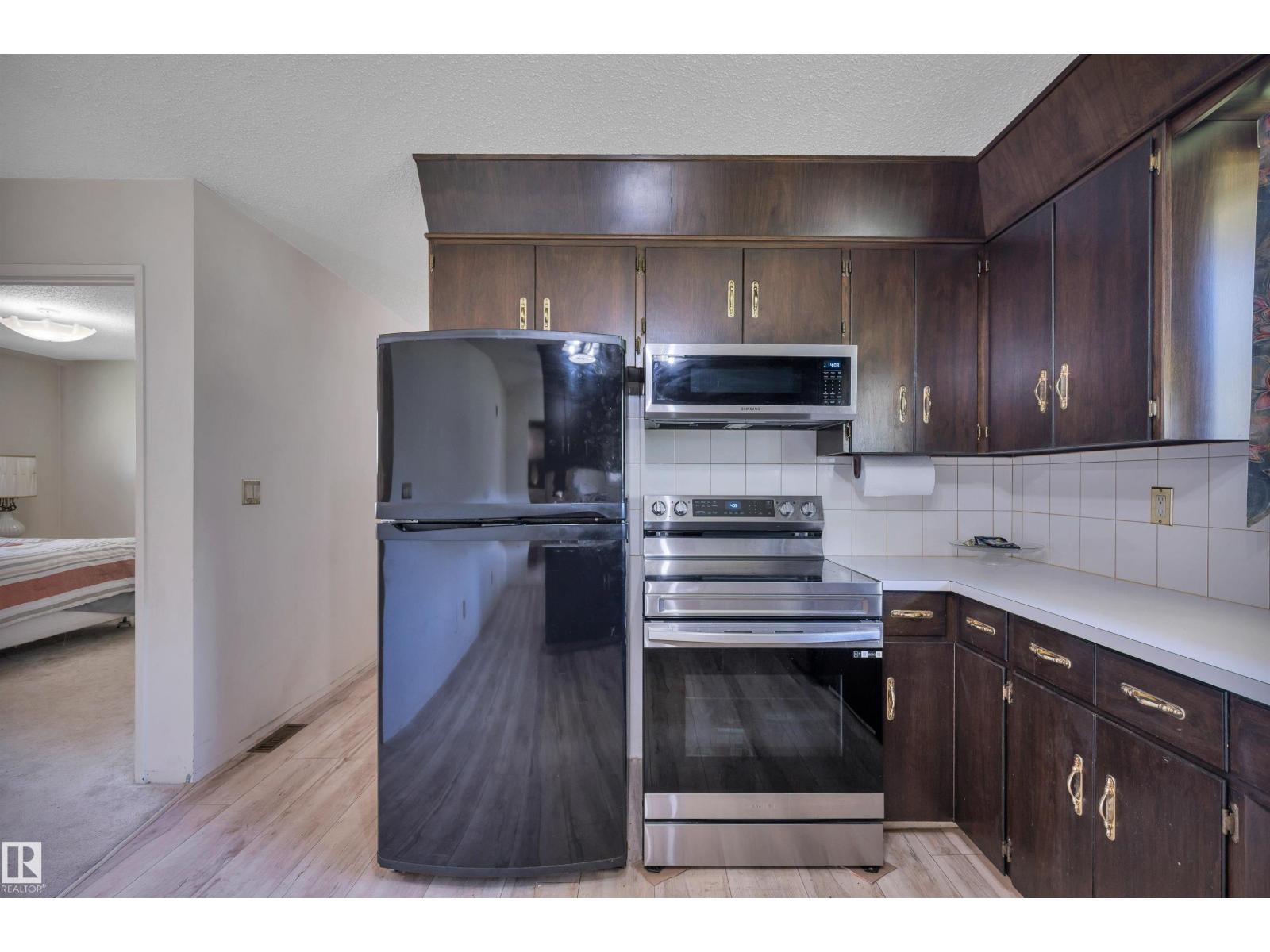 #109 52312 RGE ROAD 223 - 20