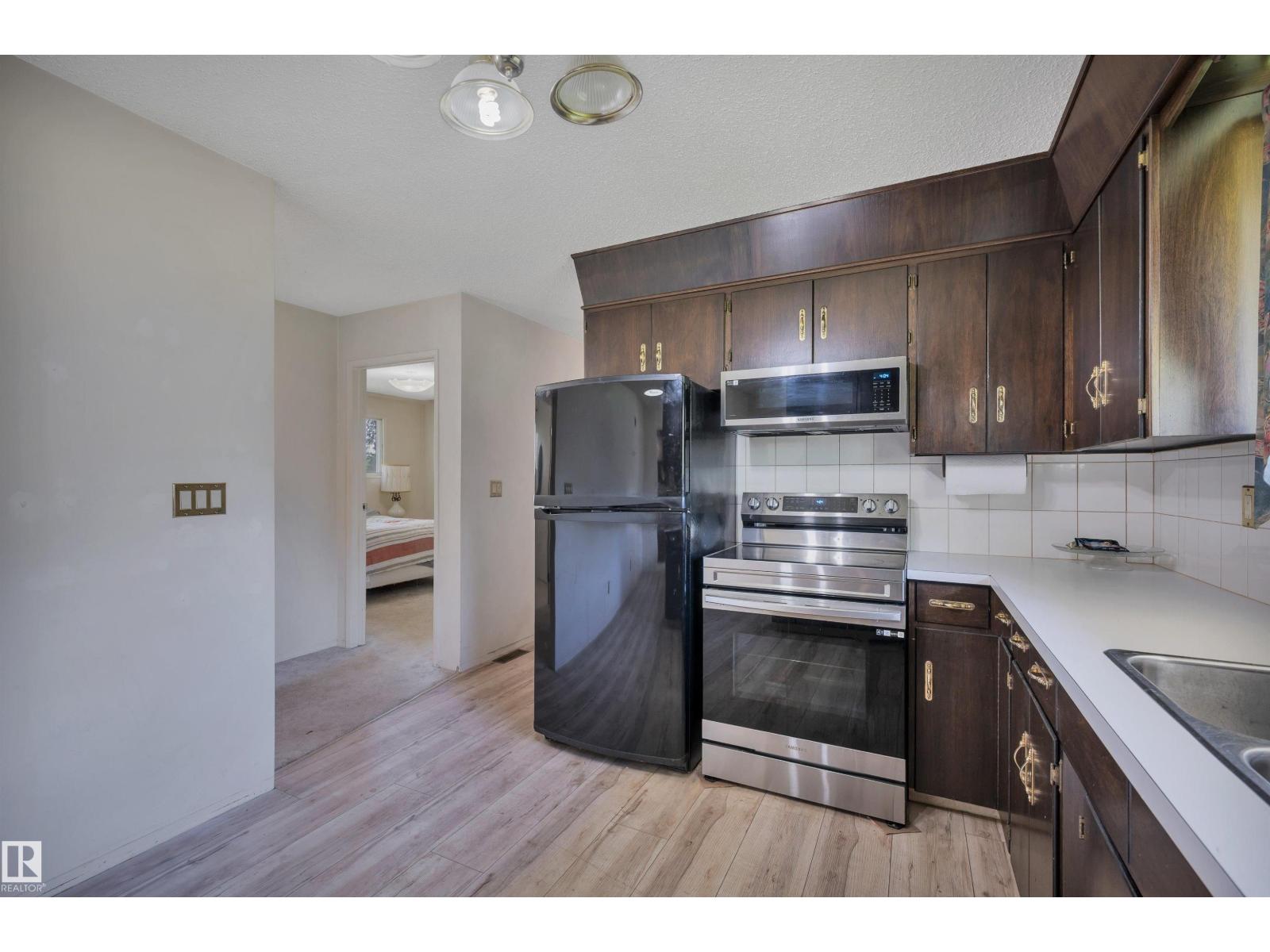 #109 52312 RGE ROAD 223 - 21