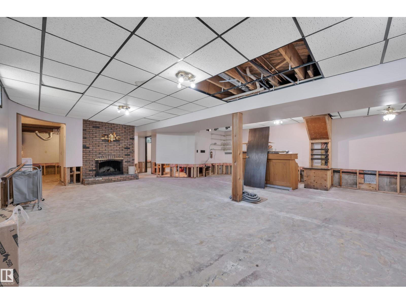 #109 52312 RGE ROAD 223 - 32